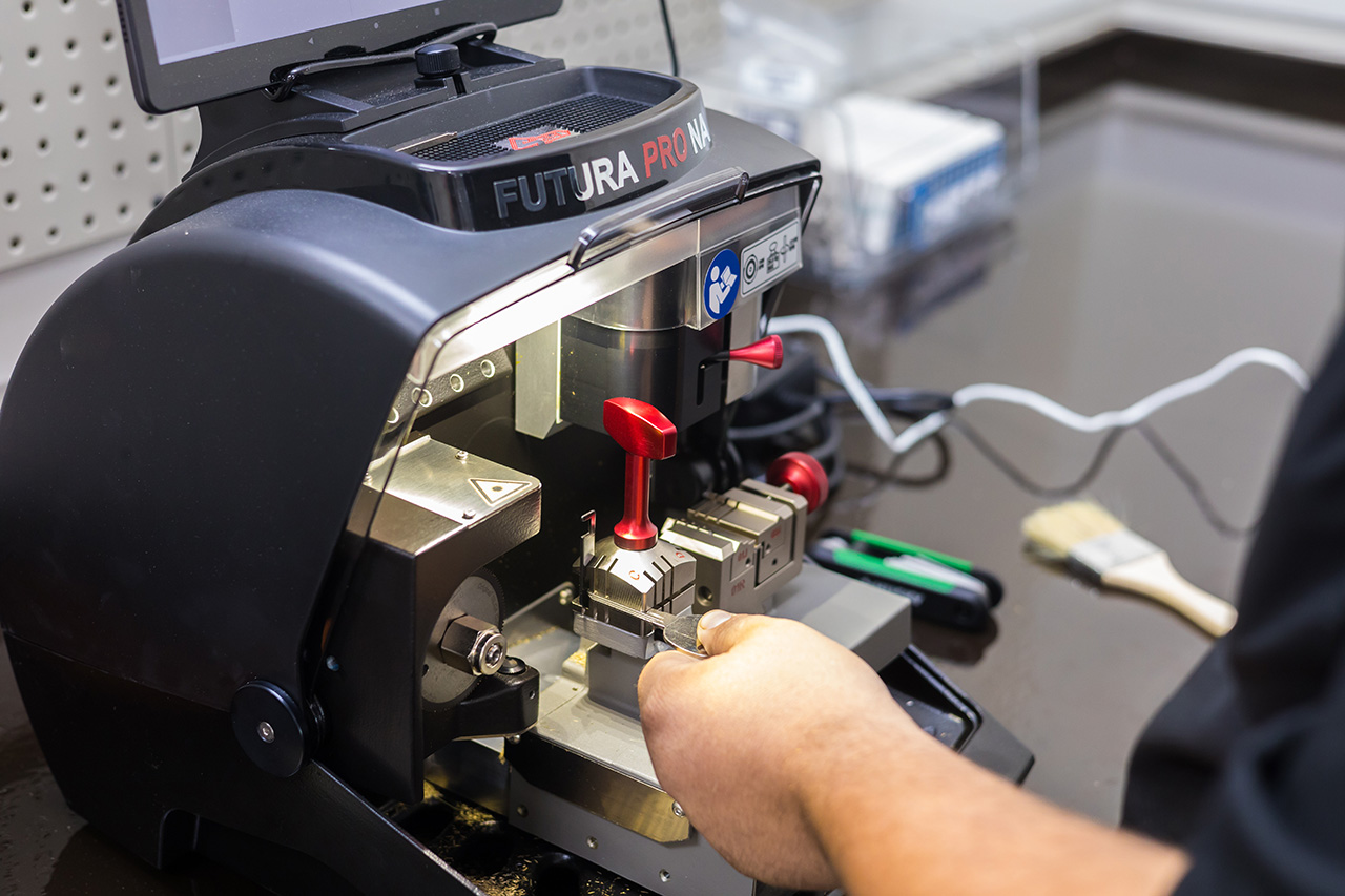 Summerville Locksmith Store advance key cutting machine