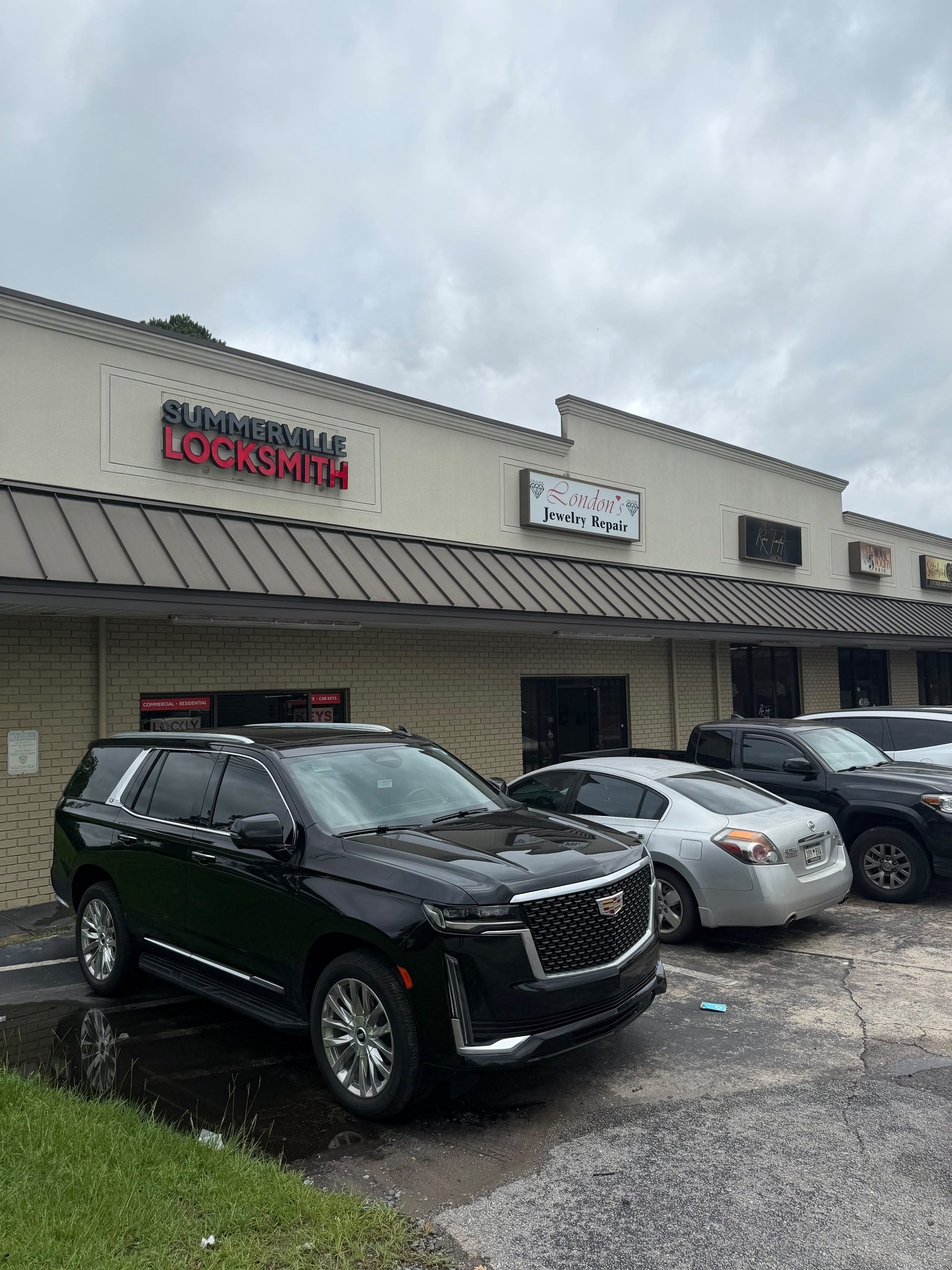 Summerville Locksmith Old Trolley Road location storefront at 75 Old Trolley Rd Unit 1, Summerville SC 29485