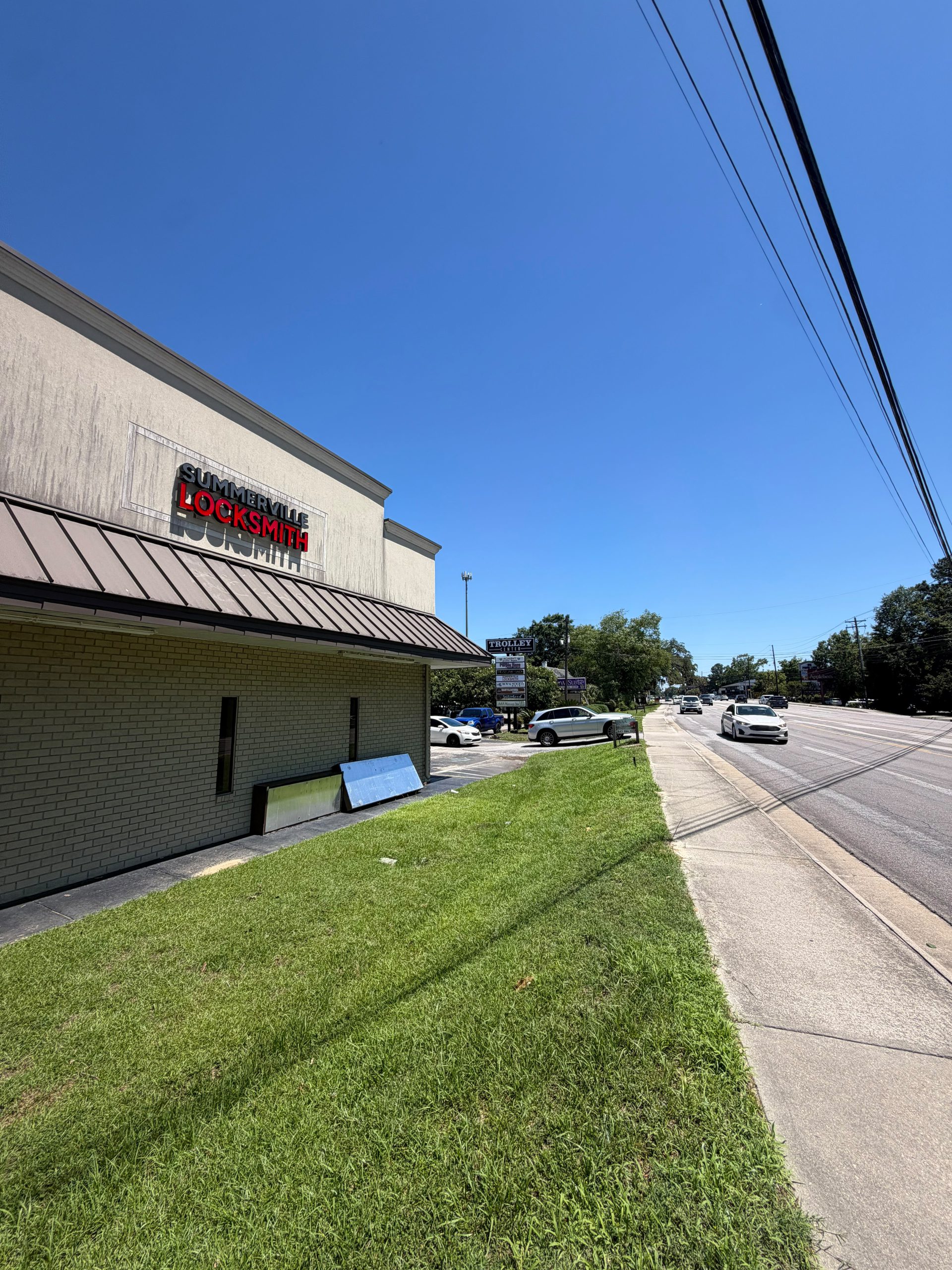 Summerville Locksmith Old Trolley Road location storefront at 75 Old Trolley Rd Unit 1, Summerville SC 29485